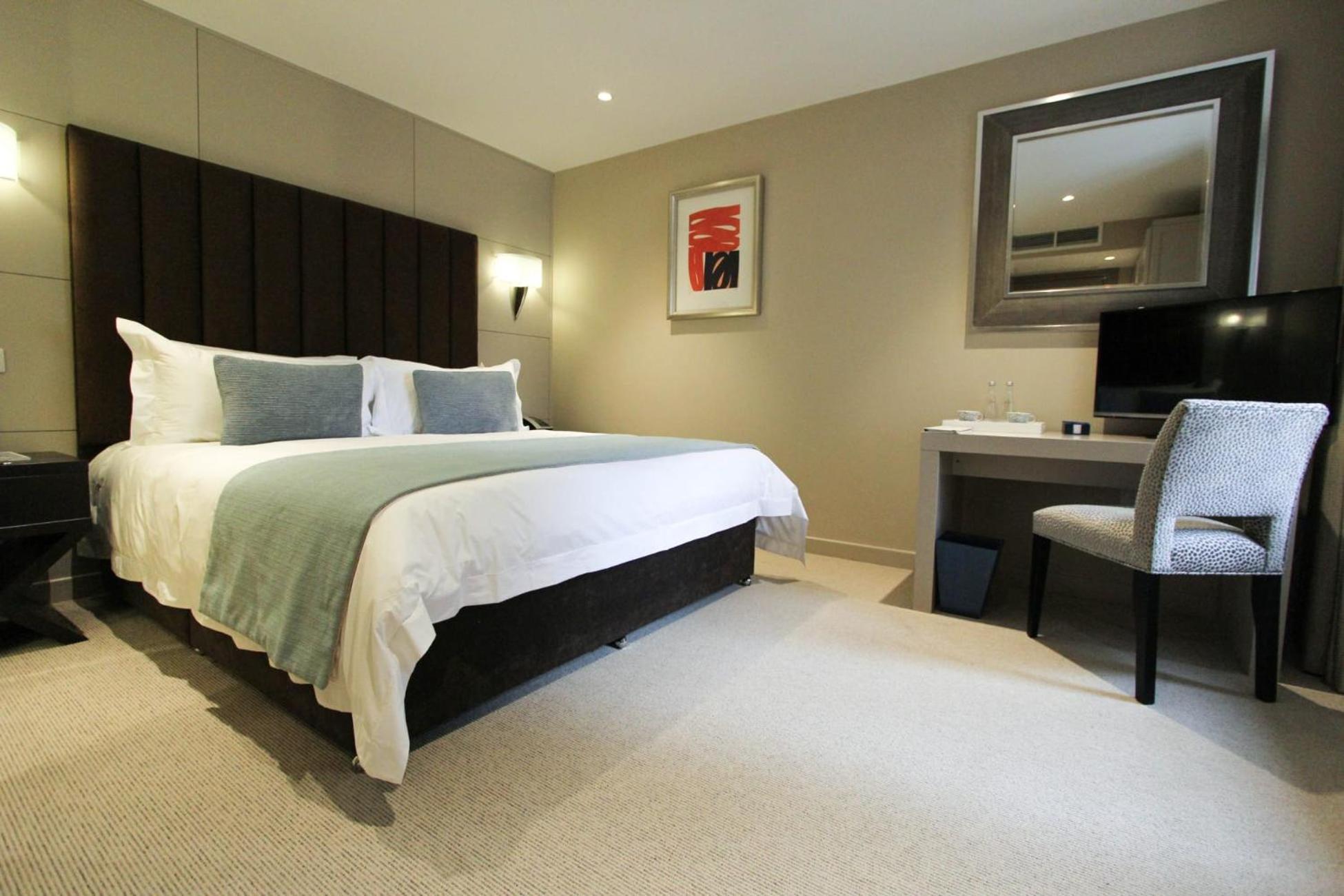 Cae Court Hotel บริดจ์เอนด์ ภายนอก รูปภาพ