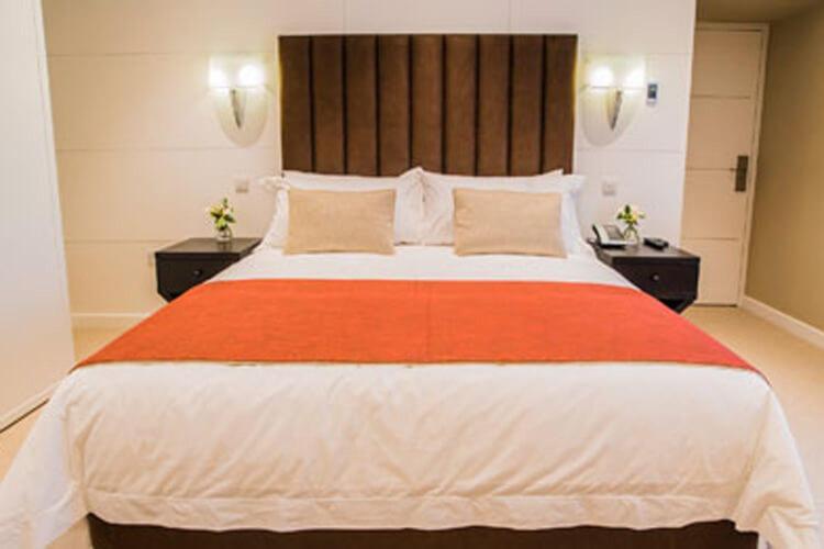Cae Court Hotel บริดจ์เอนด์ ภายนอก รูปภาพ